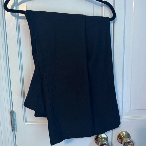 Classic Black Capri Pants - Picture 8 of 8